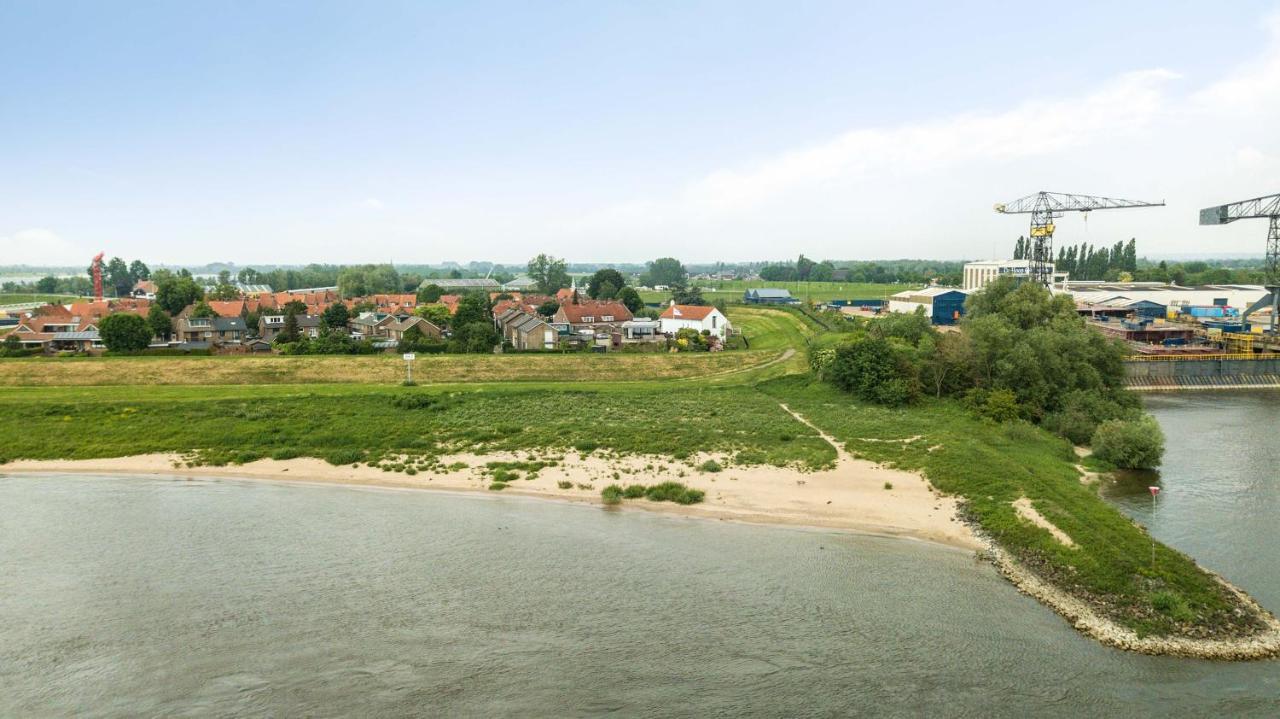 B&B Pompgebouw Aan De Rijn Tolkamer Extérieur photo
