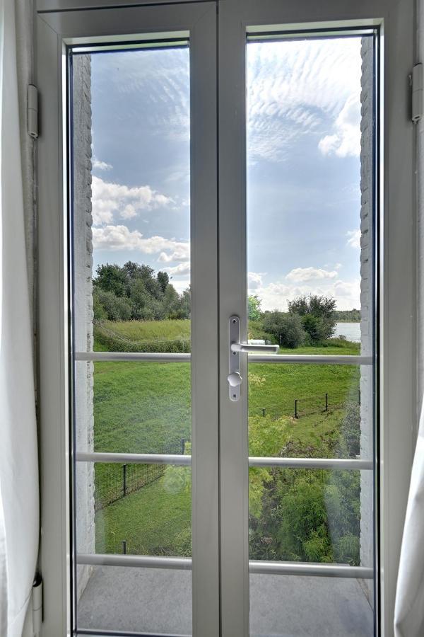 B&B Pompgebouw Aan De Rijn Tolkamer Extérieur photo